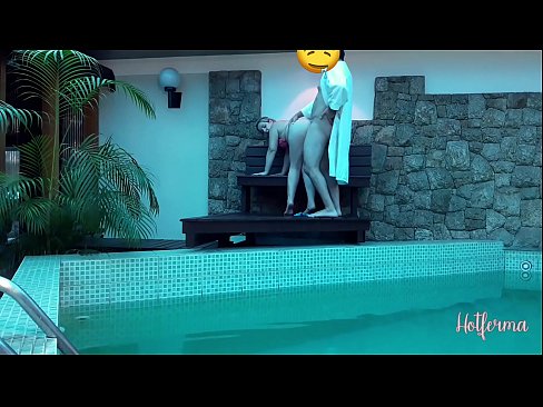 ❤️ 老板邀请女佣去泳池，却忍不住要来个热辣的 Beautiful porn